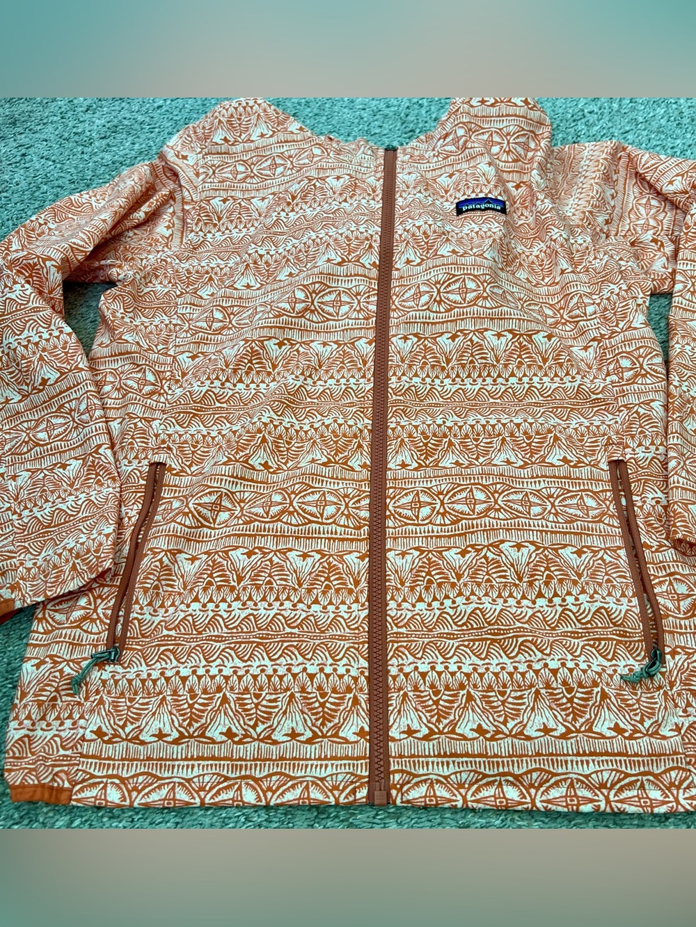 Patagonia Women's Zip Hooded Jacket in Rust and White Size Large